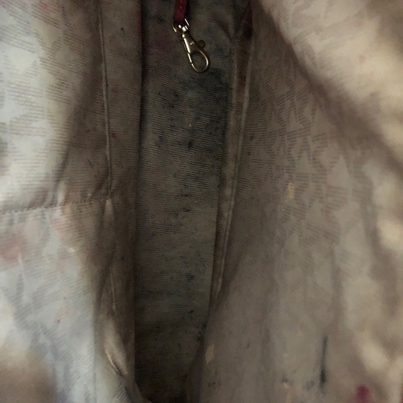 Michael Kors Jet Set Top Zip Tote - Picture 7 of 8